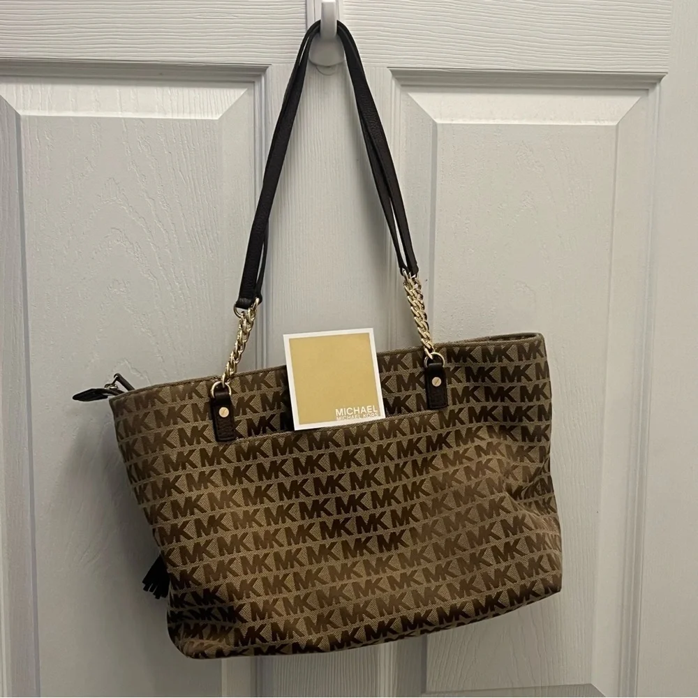 Michael Kors Jet Set Top Zip Tote in Brown with MK Logo design